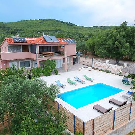 Villa Galia ตรีบูนย์ ภายนอก รูปภาพ