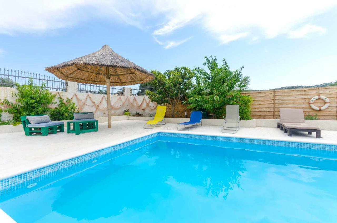 Villa Galia ตรีบูนย์ ภายนอก รูปภาพ